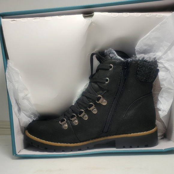 NIB Women's Cliffs Hiking Boots SZ 7.5 - Picture 2 of 6